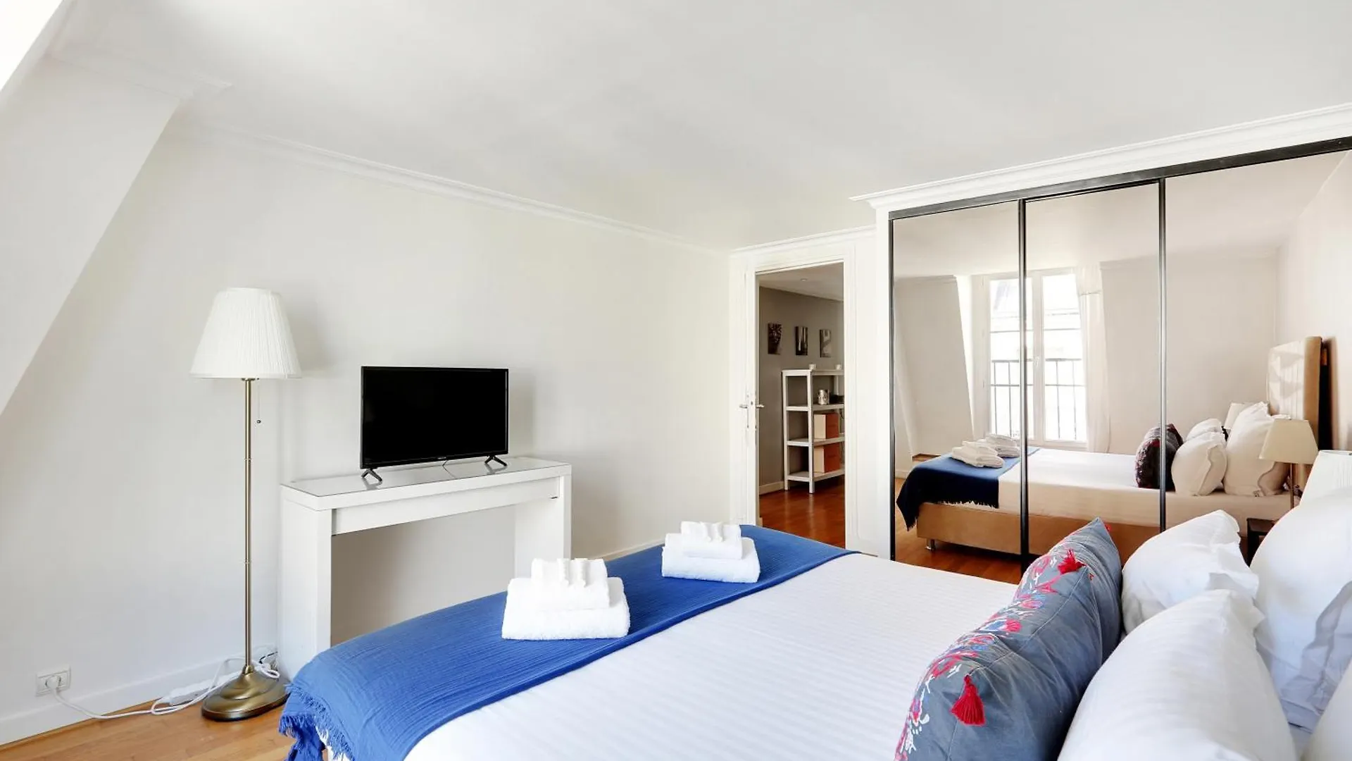 Pick A Flat's In Champs-elysees - Rue Ponthieu * Paris