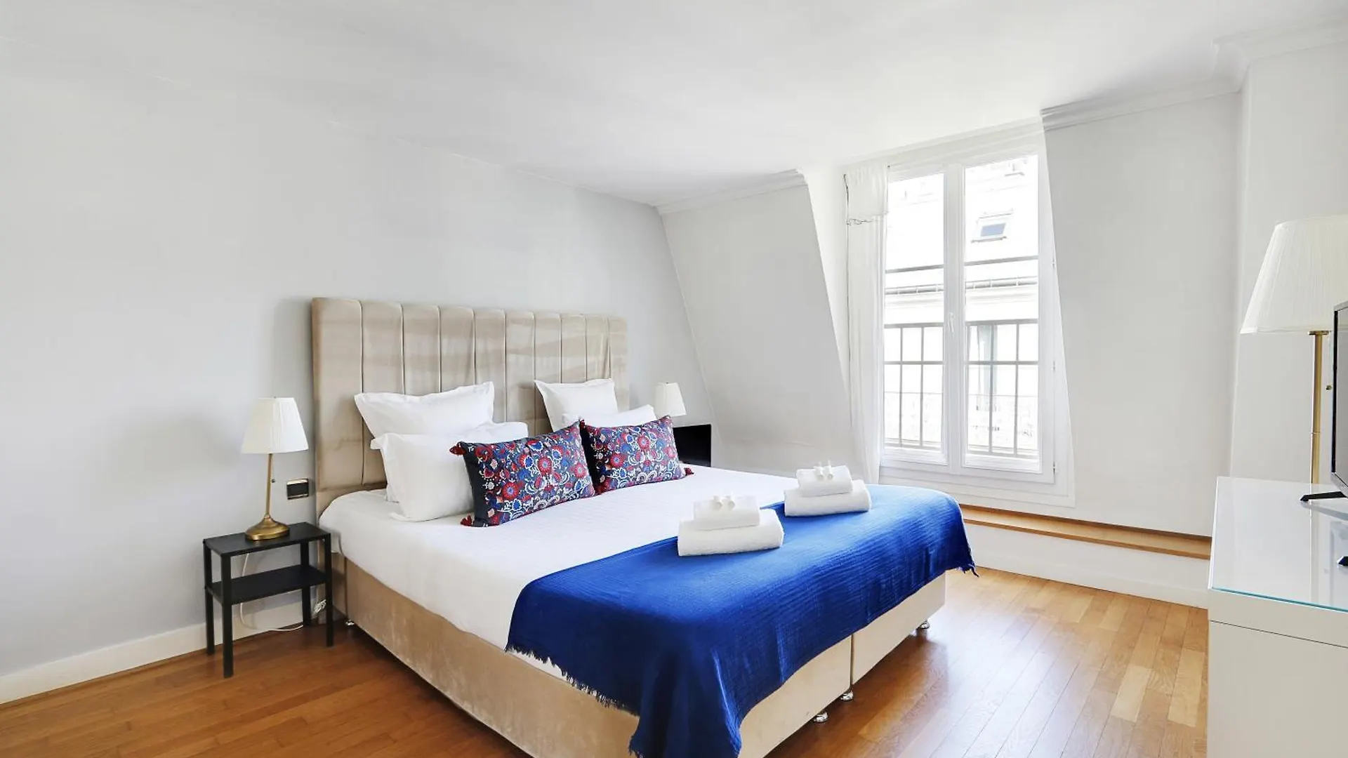 Pick A Flat's In Champs-elysees - Rue Ponthieu