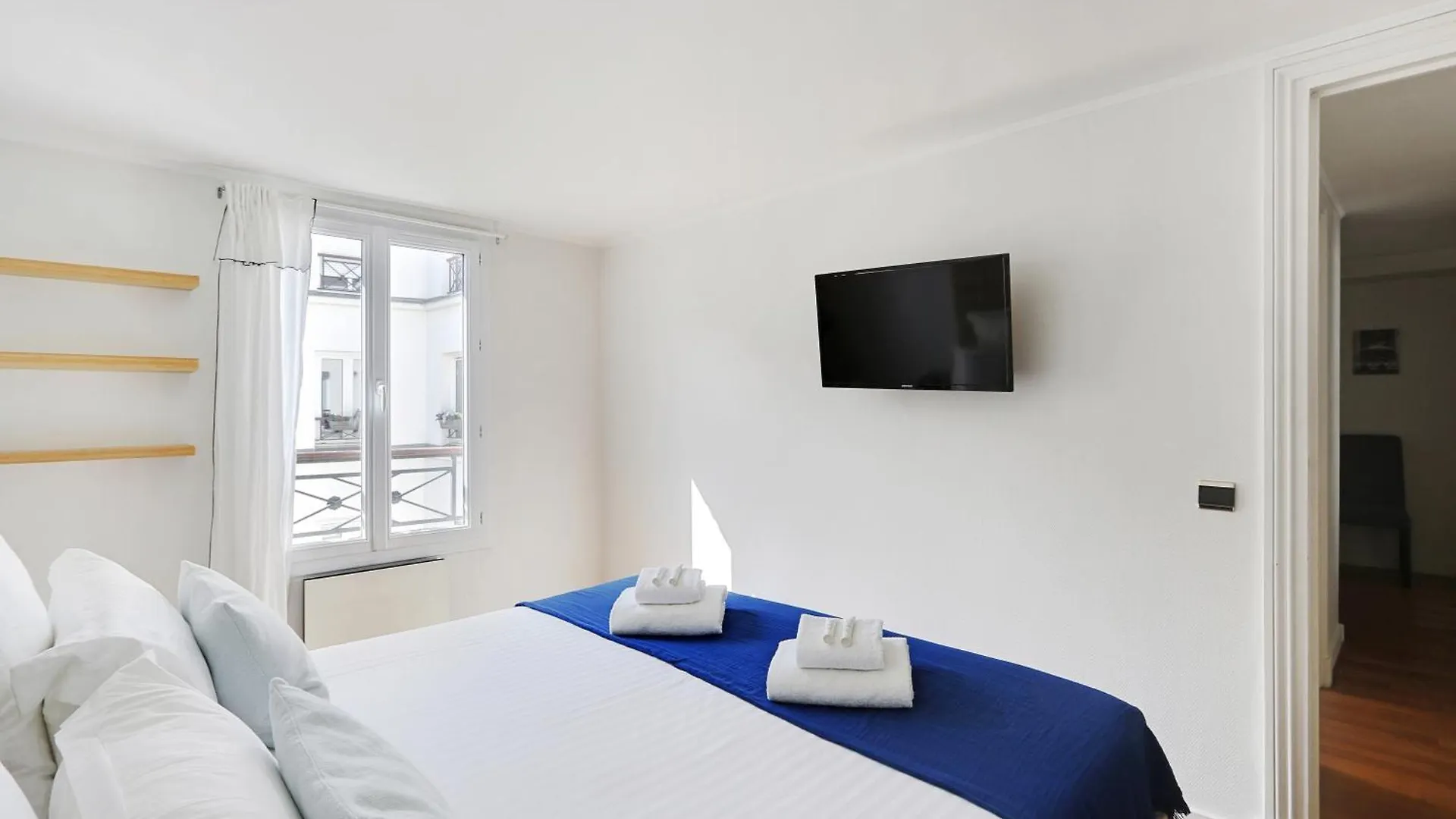 Apartment Pick A Flat's In Champs-elysees - Rue Ponthieu Paris